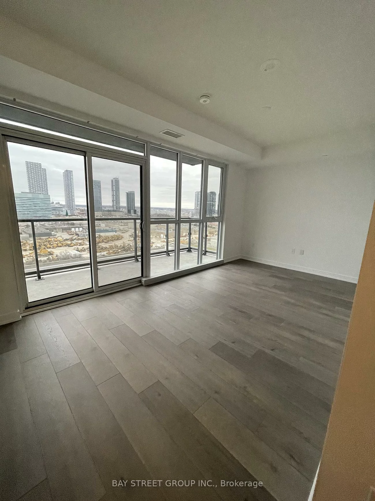 10, Honeycrisp, Vaughan Corporate Centre, Vaughan