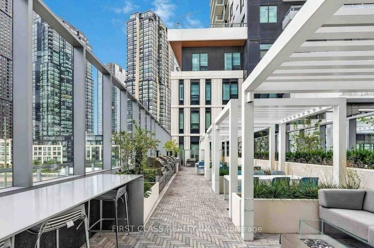 5, MEADOWDALE, Vaughan Corporate Centre, Vaughan