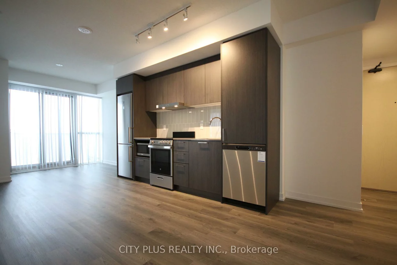 195, COMMERCE, Vaughan Corporate Centre, Vaughan