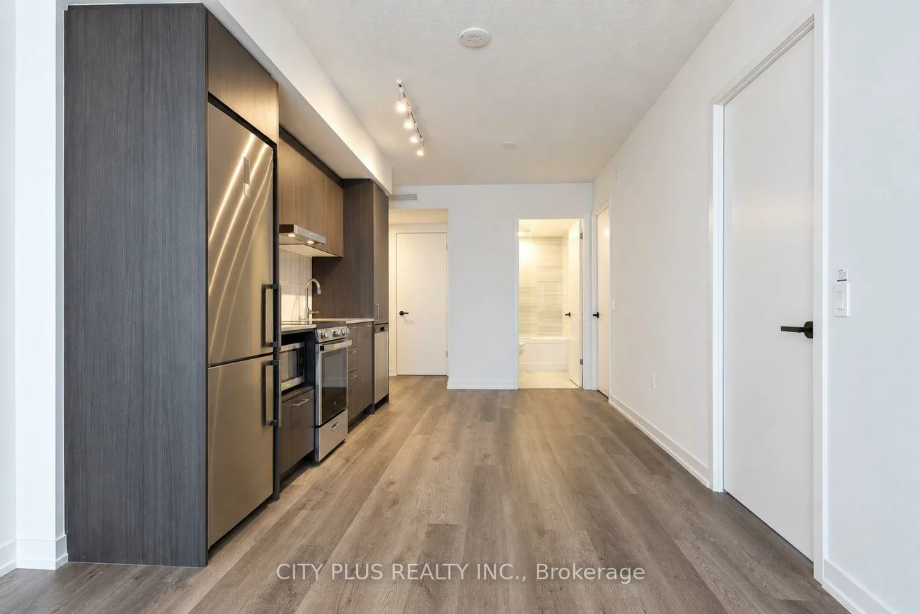 195, COMMERCE, Vaughan Corporate Centre, Vaughan