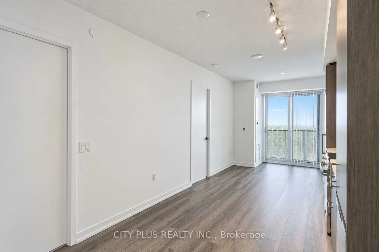 195, COMMERCE, Vaughan Corporate Centre, Vaughan