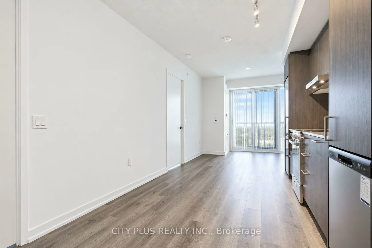 195, COMMERCE, Vaughan Corporate Centre, Vaughan