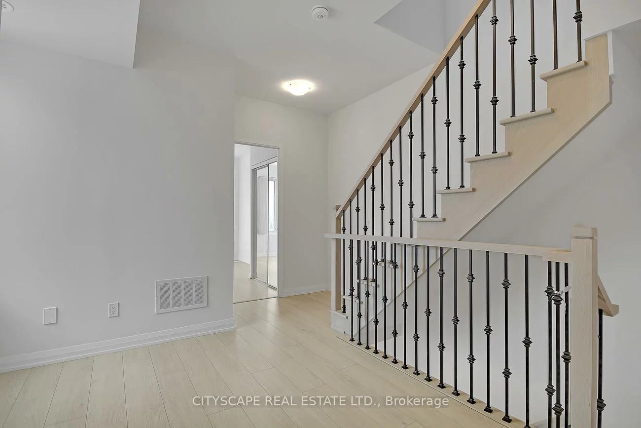 1020, Portage, Concord, Vaughan