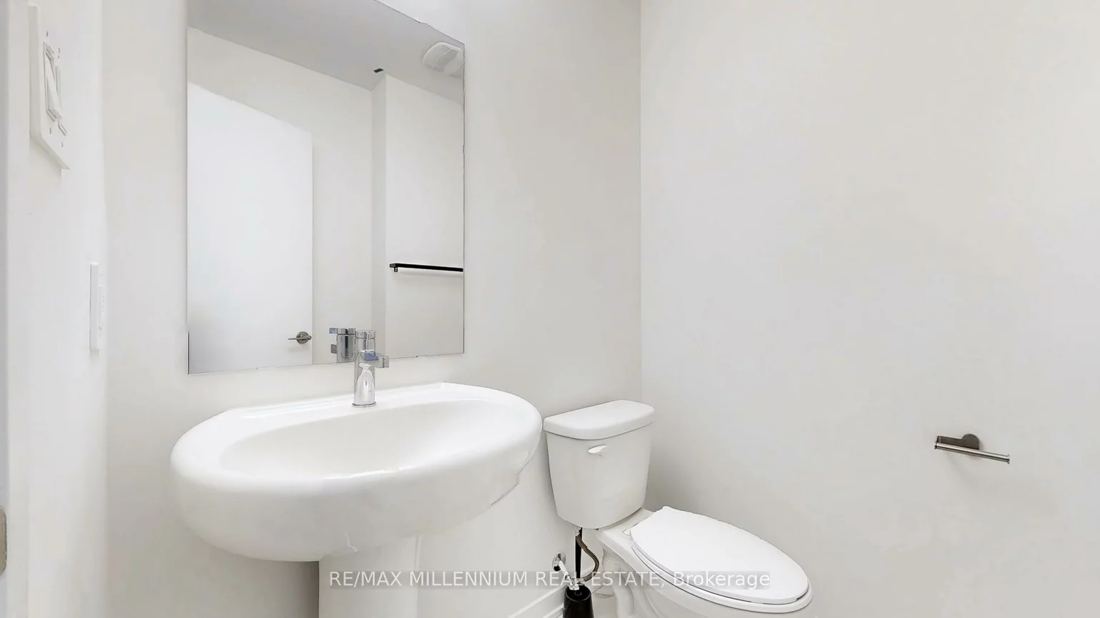 31, Honeycrisp, Vaughan Corporate Centre, Vaughan