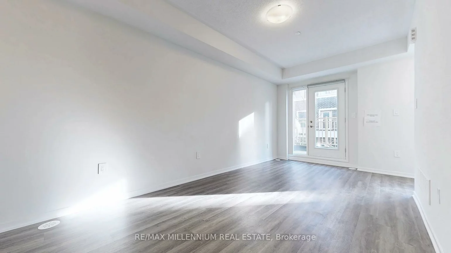 31, Honeycrisp, Vaughan Corporate Centre, Vaughan