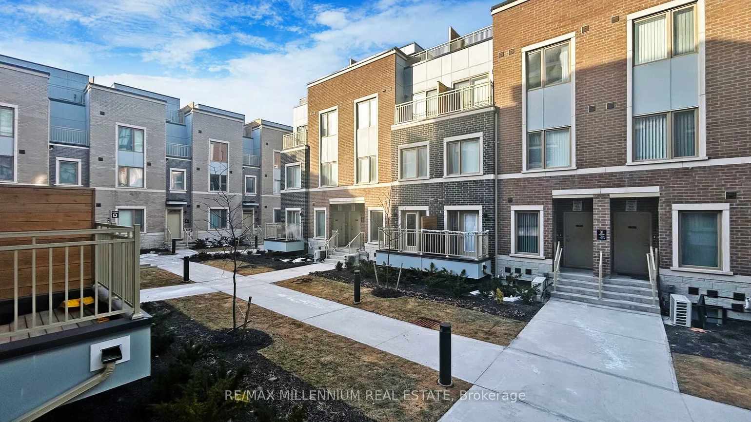31, Honeycrisp, Vaughan Corporate Centre, Vaughan