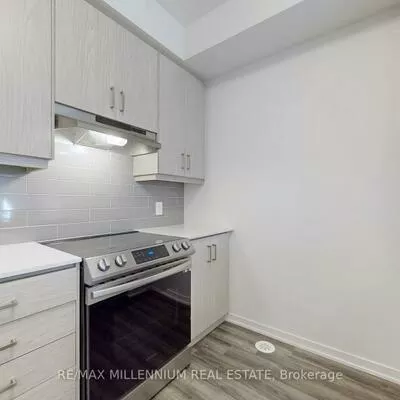 31, Honeycrisp, Vaughan Corporate Centre, Vaughan