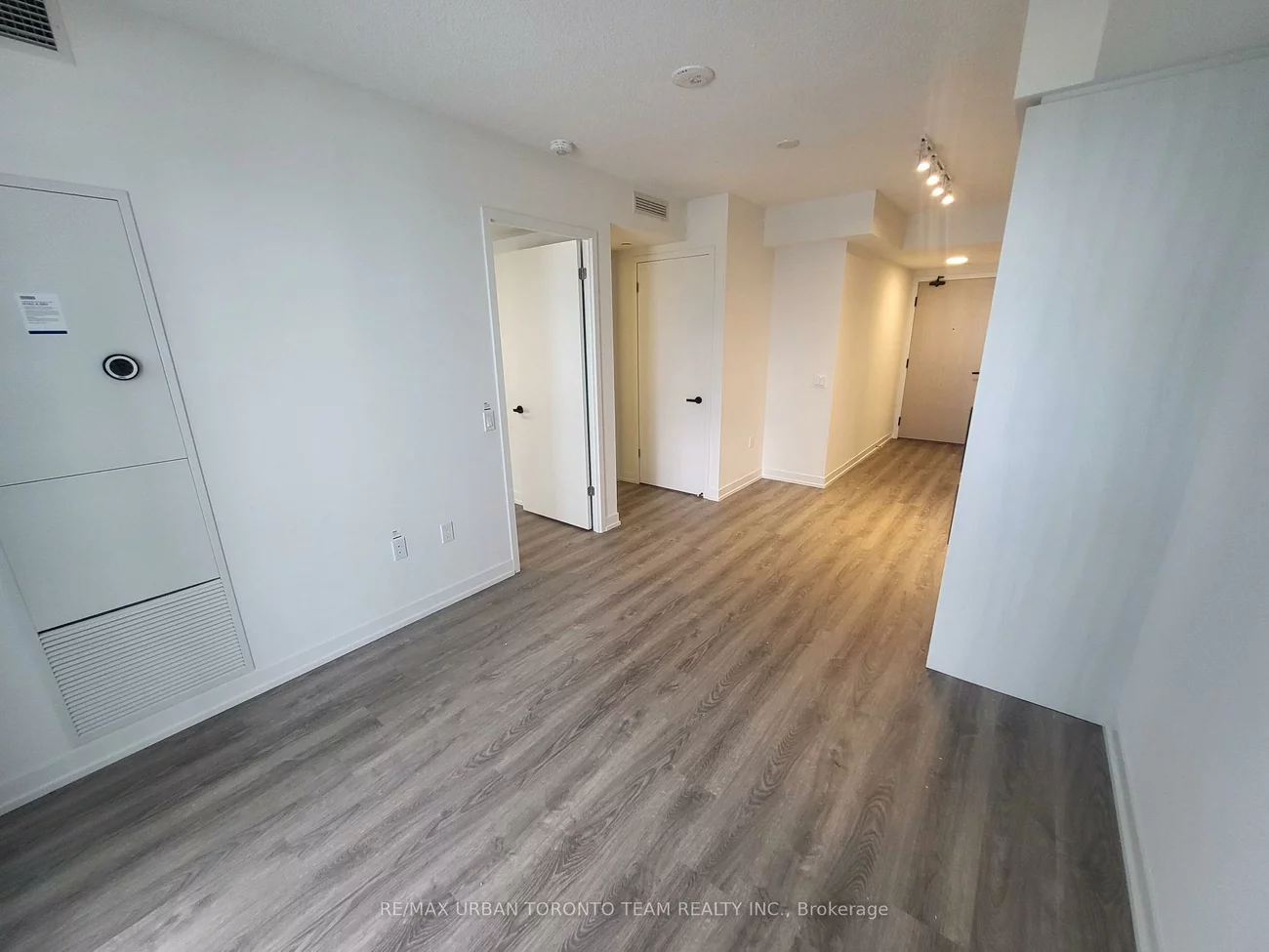 195, Commerce, Vaughan Corporate Centre, Vaughan