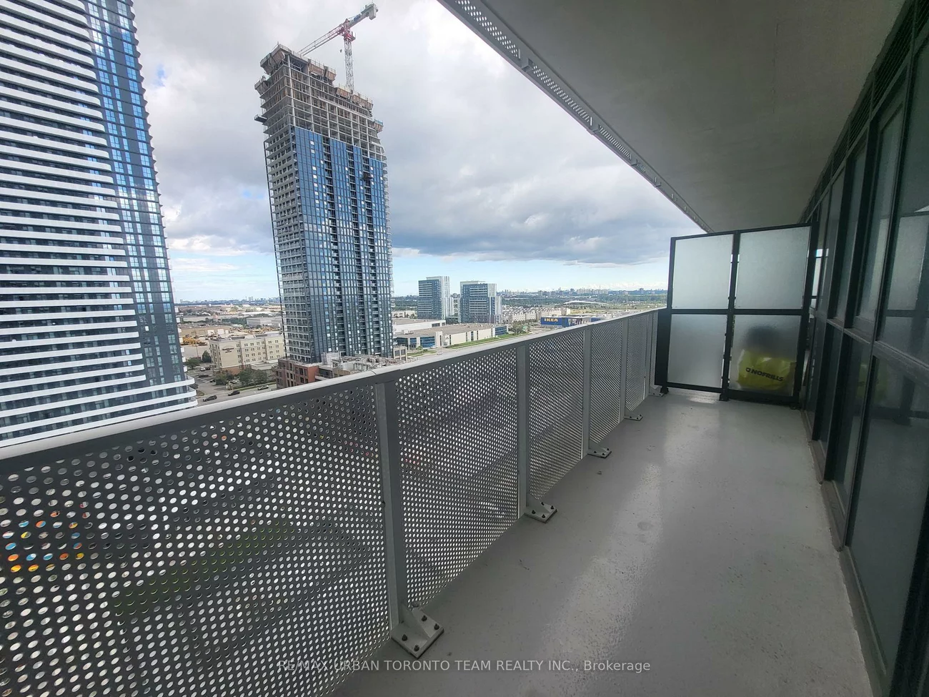 195, Commerce, Vaughan Corporate Centre, Vaughan
