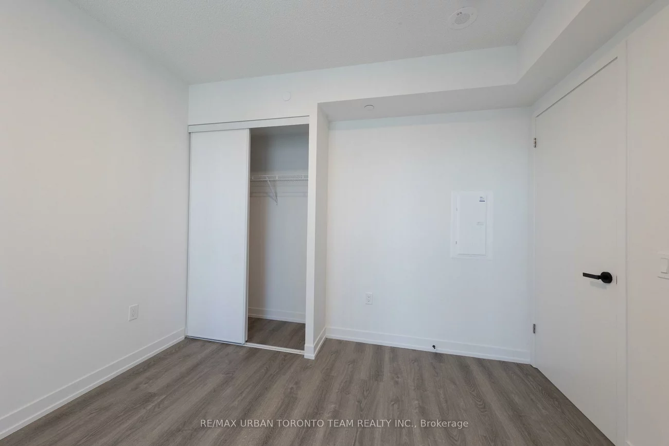 195, Commerce, Vaughan Corporate Centre, Vaughan