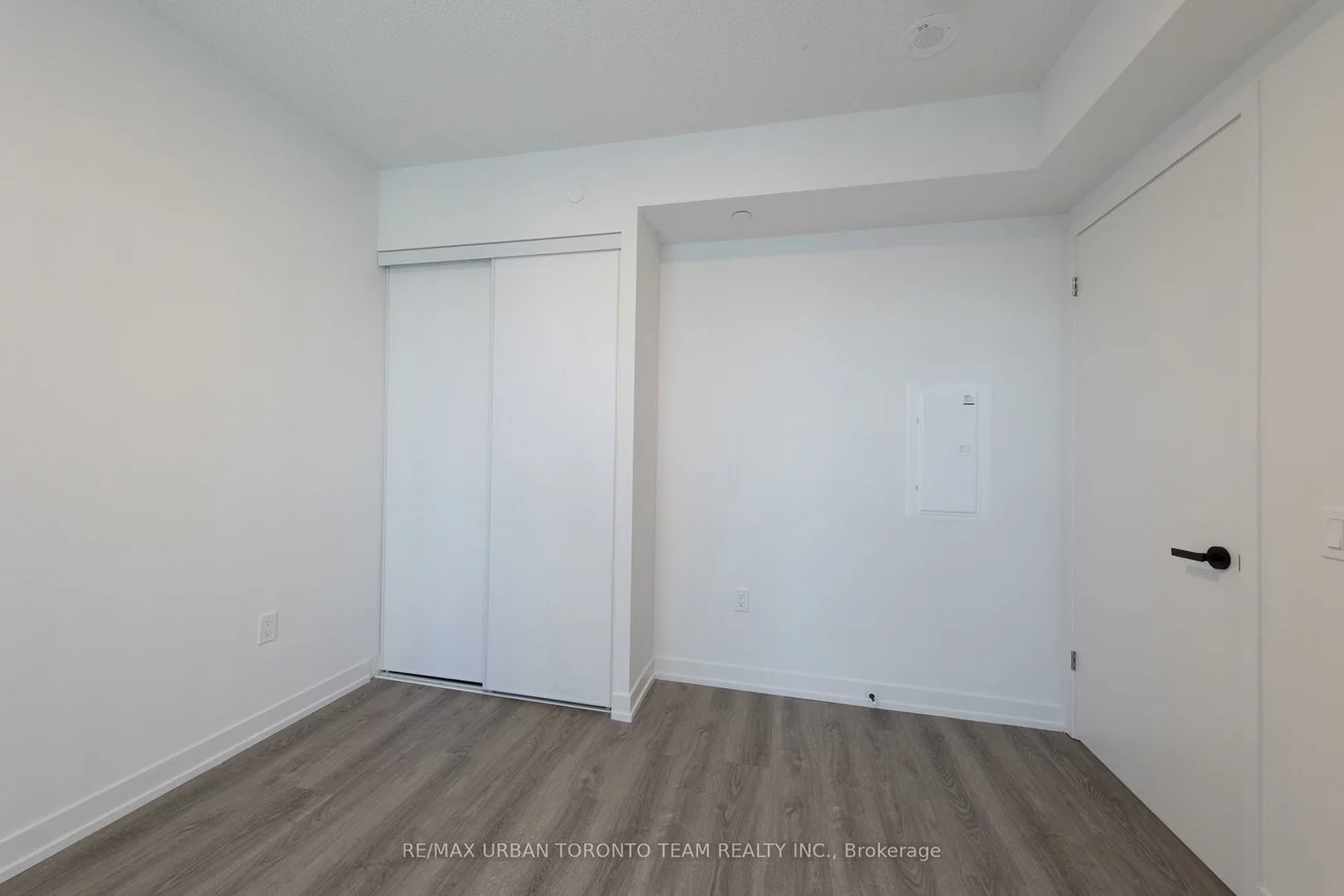 195, Commerce, Vaughan Corporate Centre, Vaughan