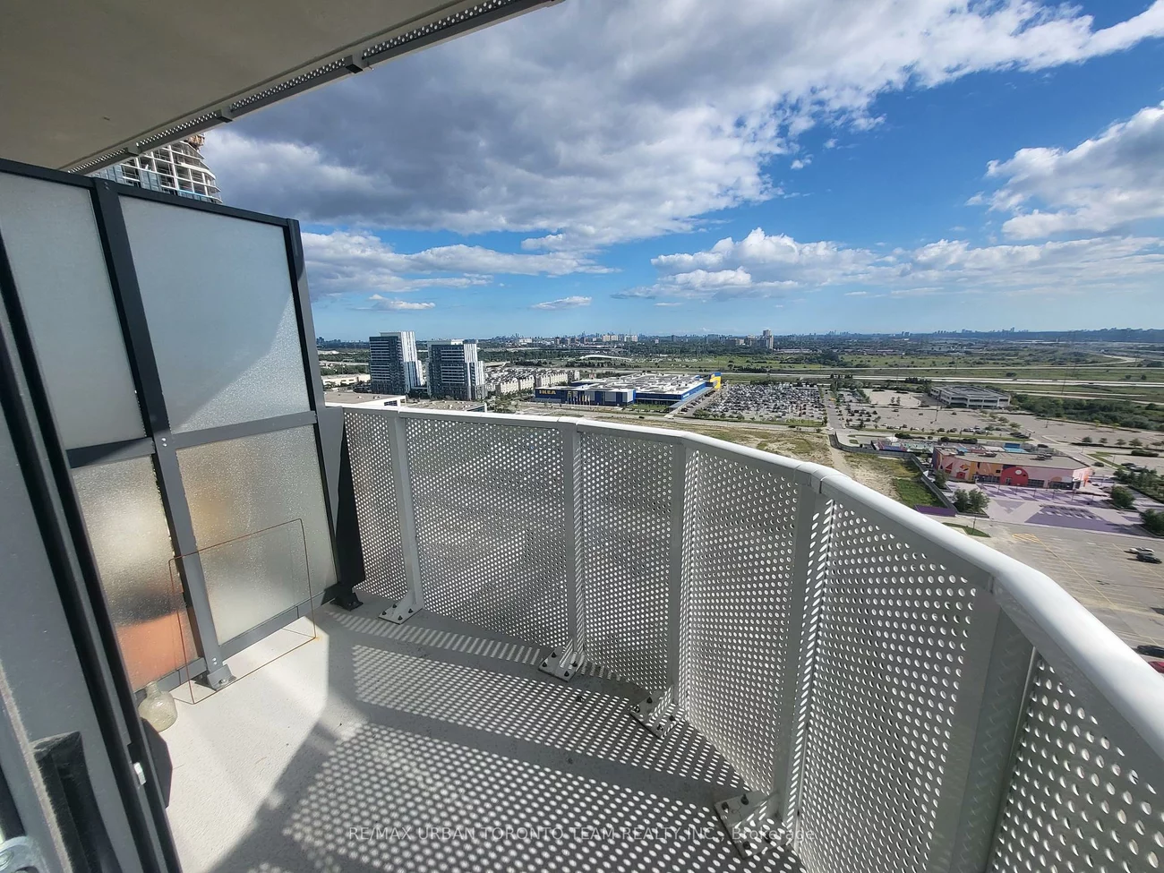 195, Commerce, Vaughan Corporate Centre, Vaughan