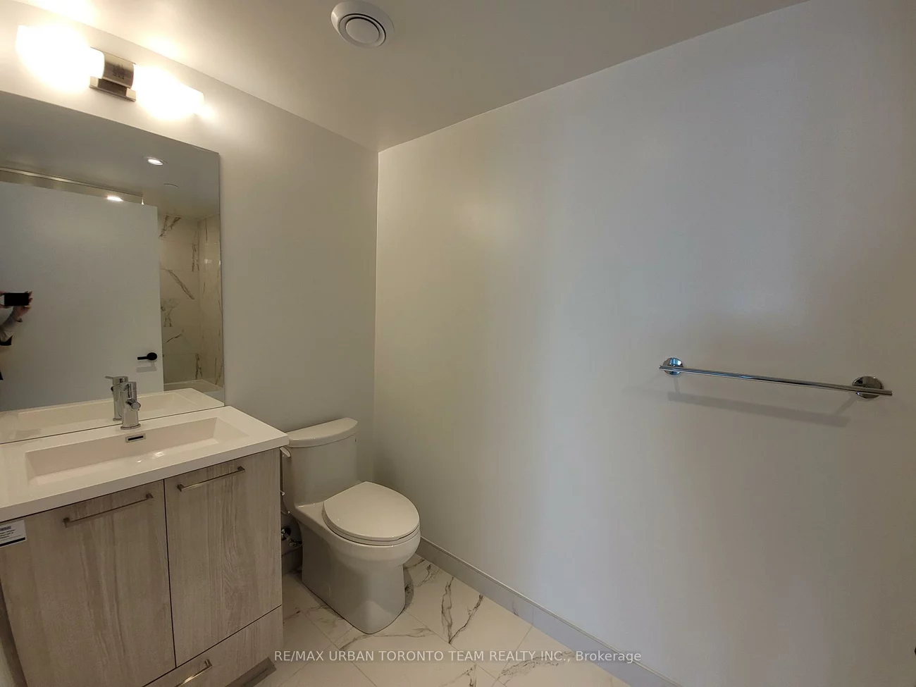 195, Commerce, Vaughan Corporate Centre, Vaughan