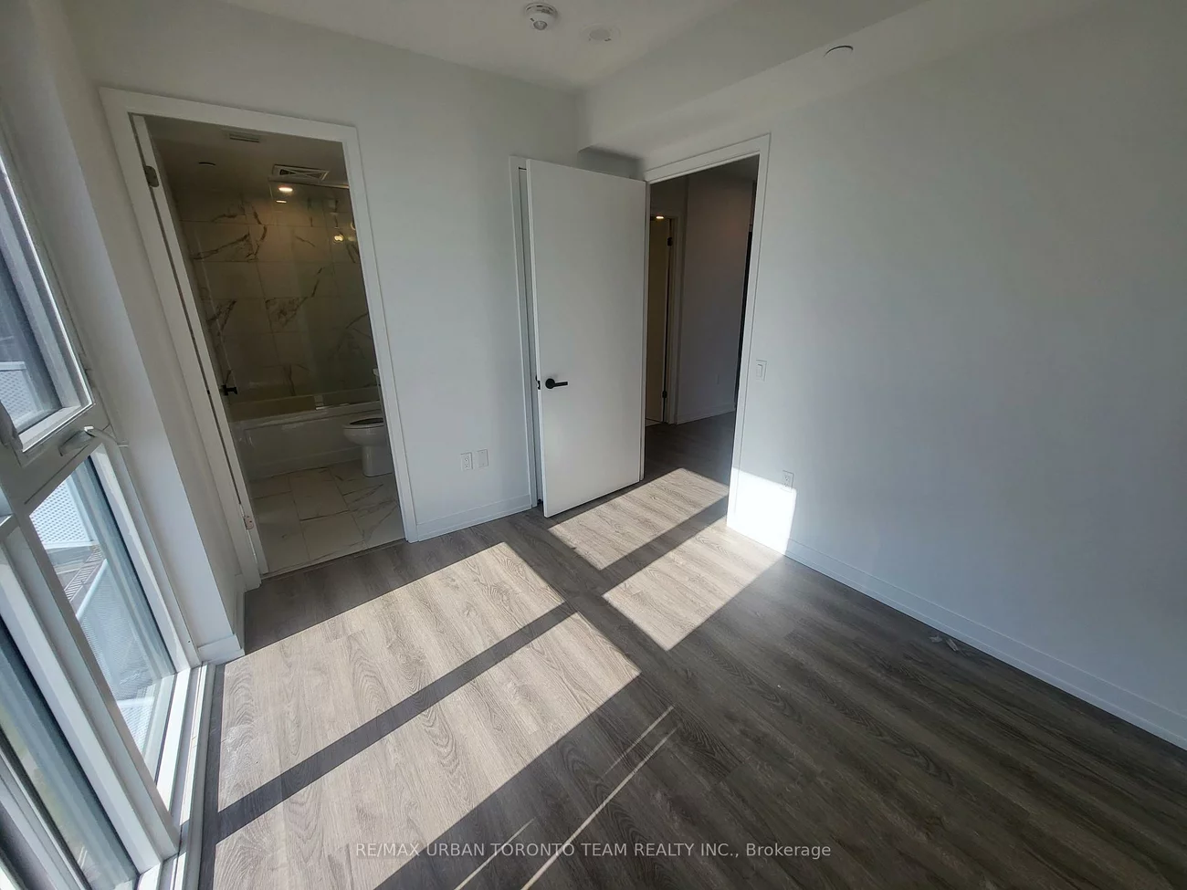 195, Commerce, Vaughan Corporate Centre, Vaughan