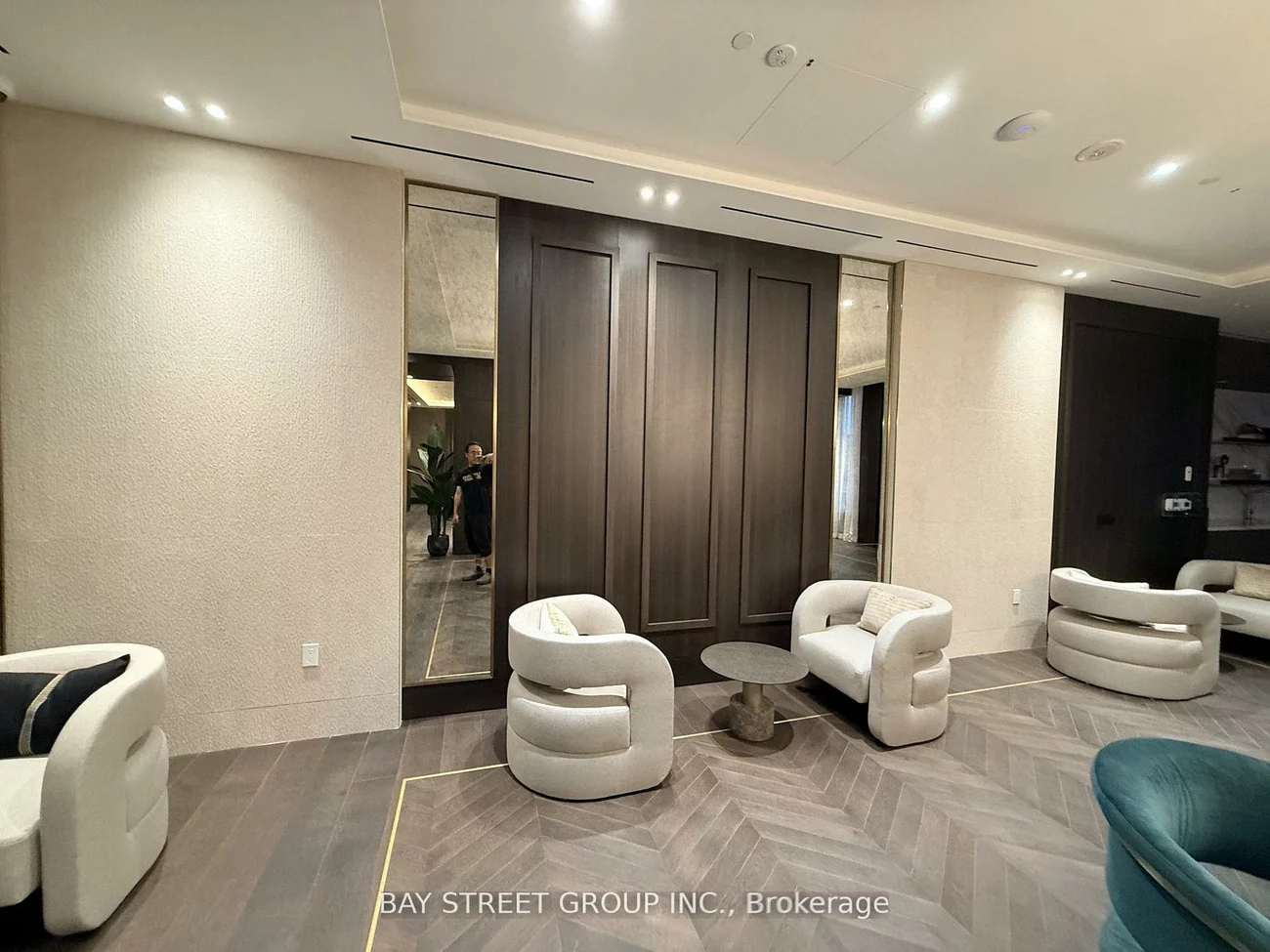 5, Meadowdale, Vaughan Corporate Centre, Vaughan