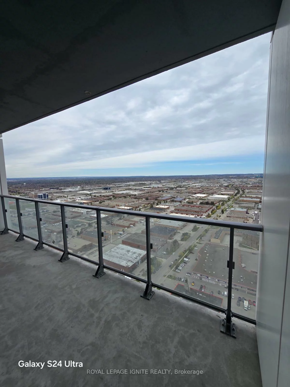 1000, Portage, Vaughan Corporate Centre, Vaughan