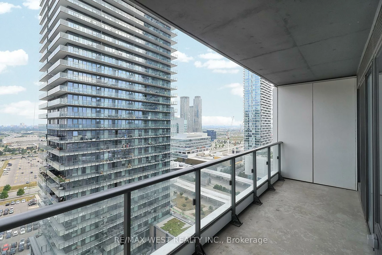 1000, Portage, Vaughan Corporate Centre, Vaughan