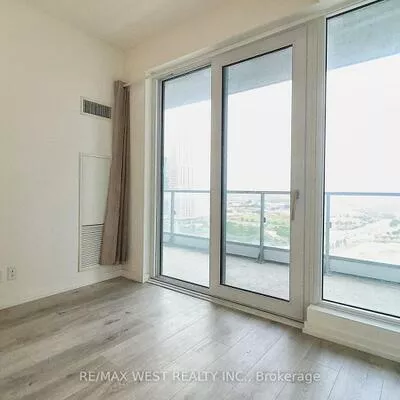 1000, Portage, Vaughan Corporate Centre, Vaughan