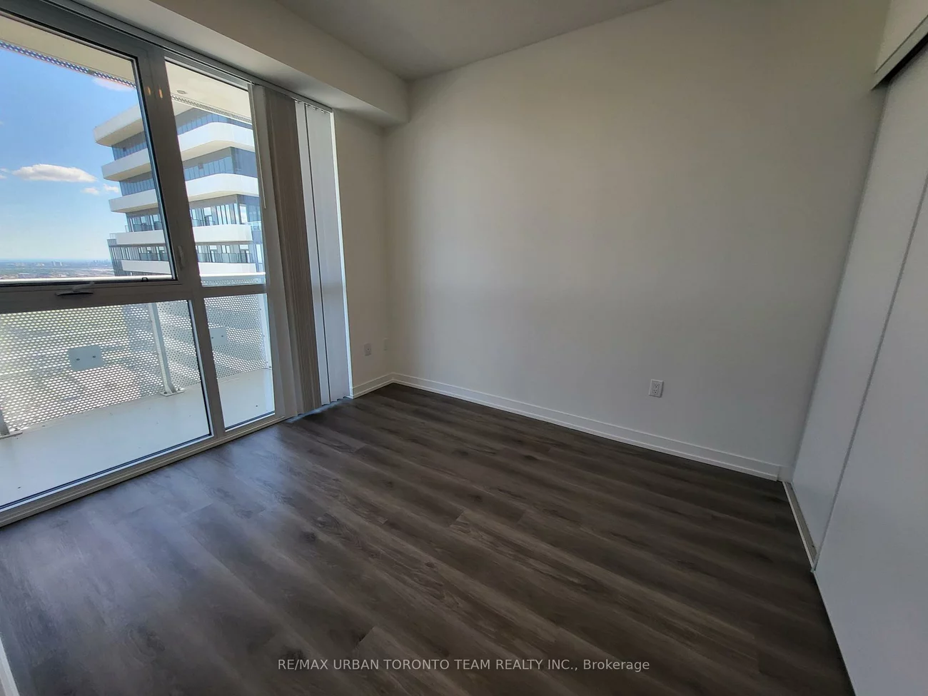 225, Commerce, Vaughan Corporate Centre, Vaughan