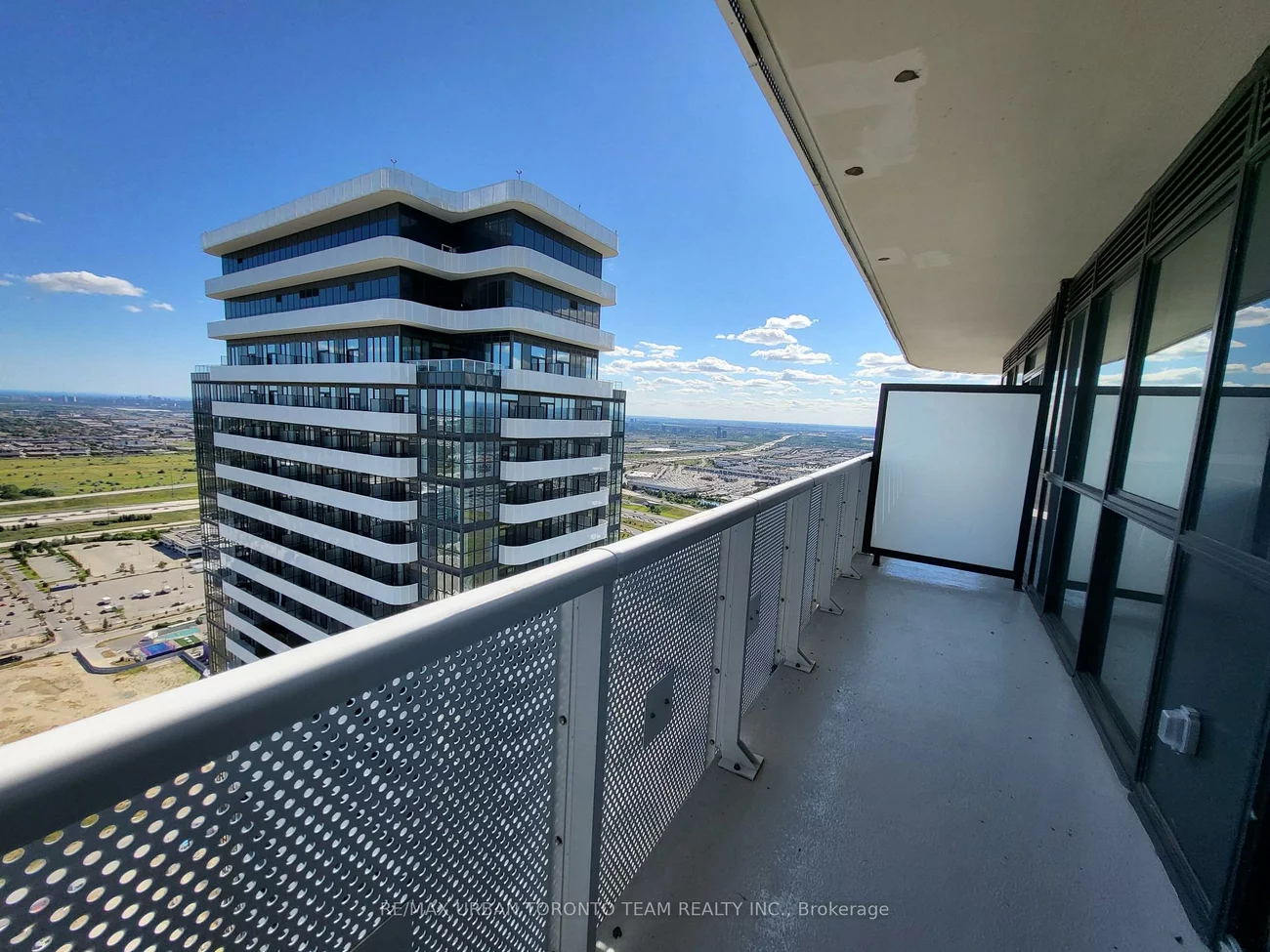 225, Commerce, Vaughan Corporate Centre, Vaughan