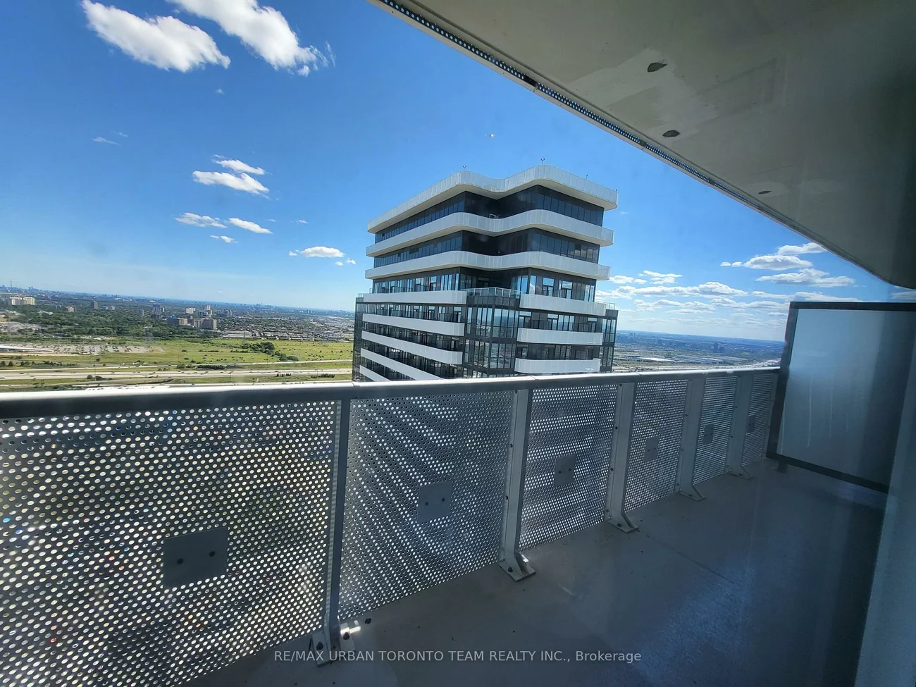 225, Commerce, Vaughan Corporate Centre, Vaughan