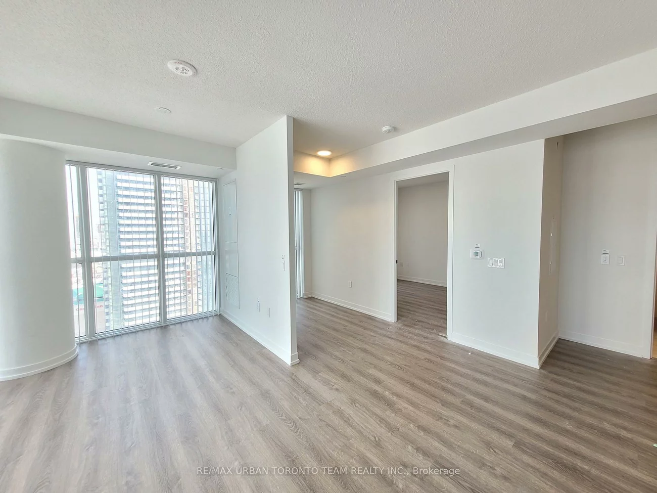 195, Commerce, Vaughan Corporate Centre, Vaughan