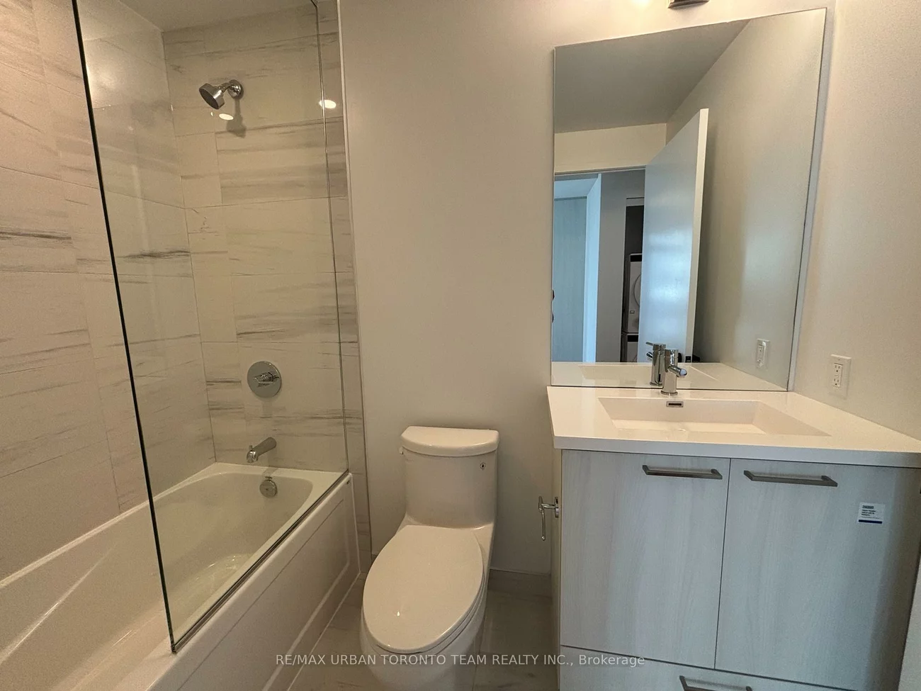 195, Commerce, Vaughan Corporate Centre, Vaughan