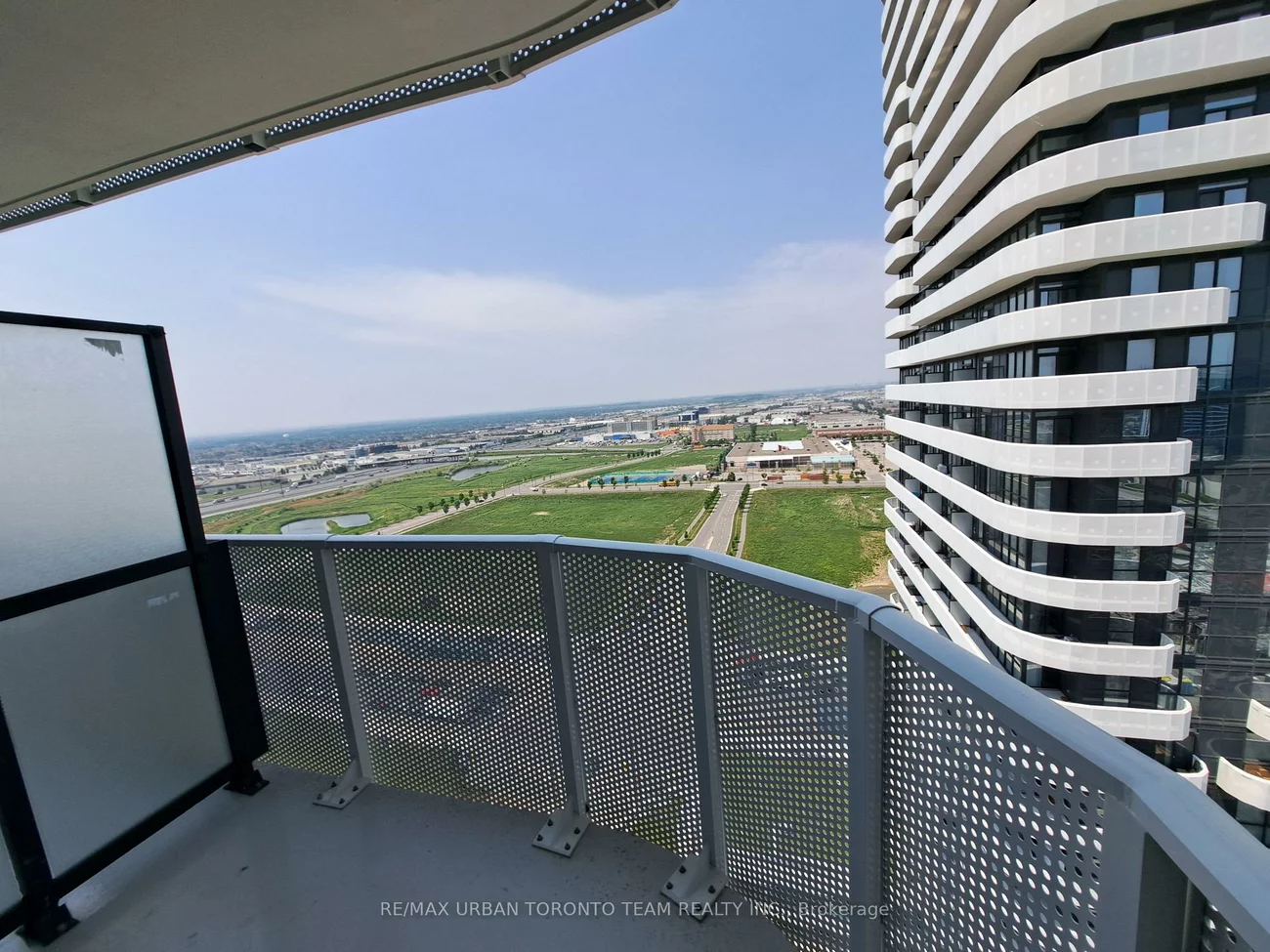 195, Commerce, Vaughan Corporate Centre, Vaughan