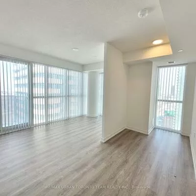 195, Commerce, Vaughan Corporate Centre, Vaughan
