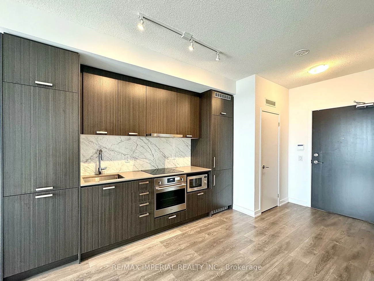 10, HONEYCRISP, Vaughan Corporate Centre, Vaughan