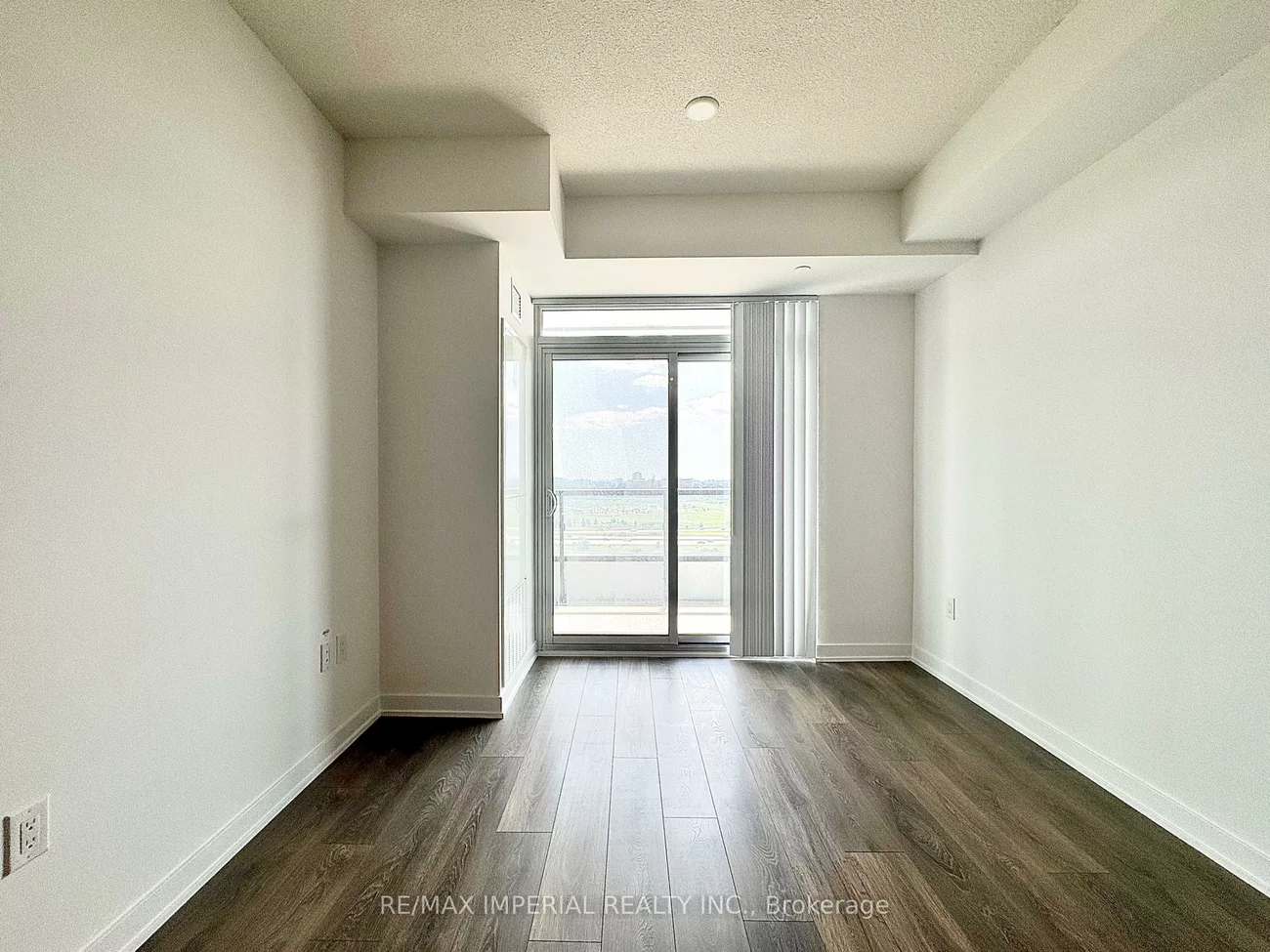 10, HONEYCRISP, Vaughan Corporate Centre, Vaughan