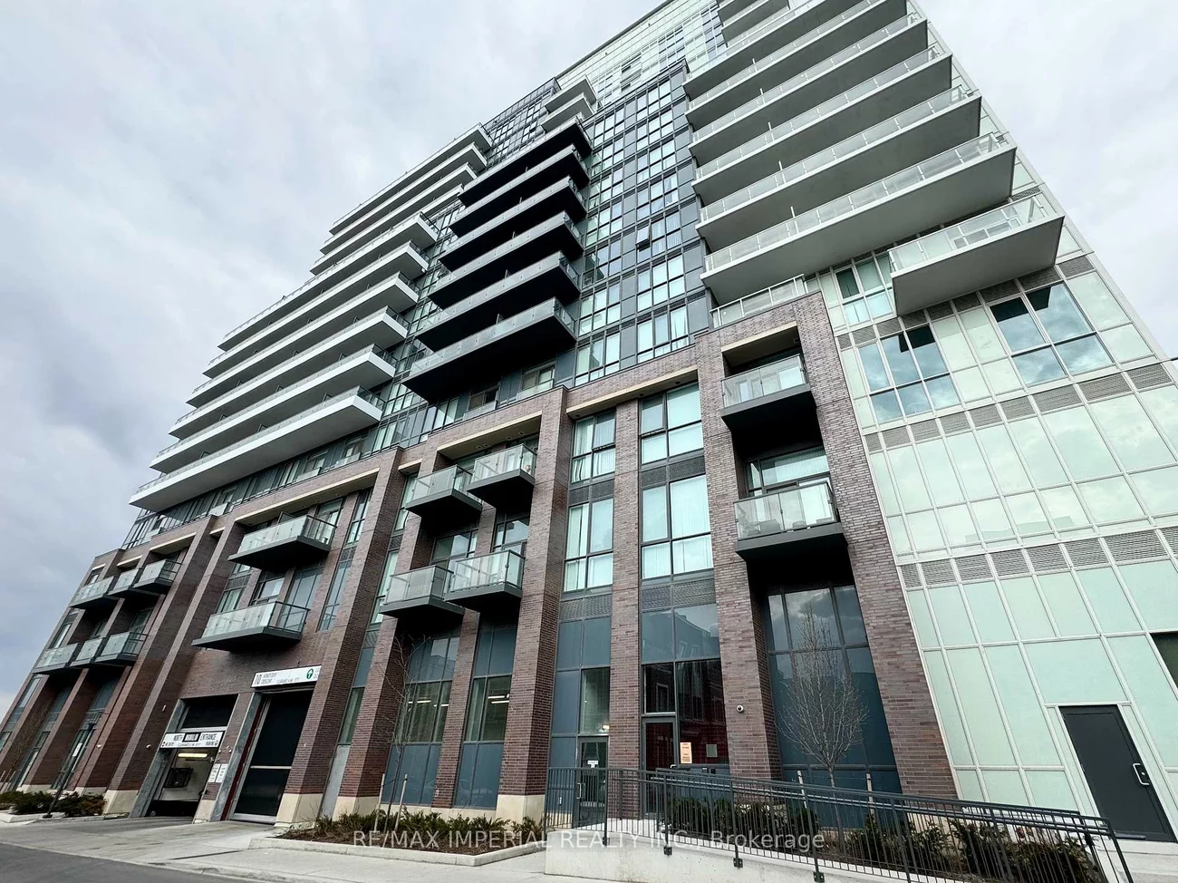10, HONEYCRISP, Vaughan Corporate Centre, Vaughan