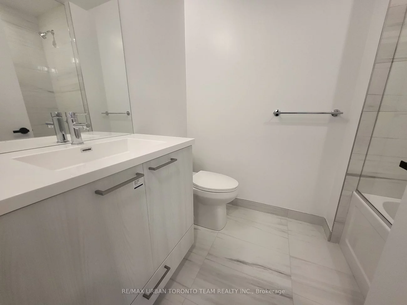 225, Commerce St, Vaughan Corporate Centre, Vaughan