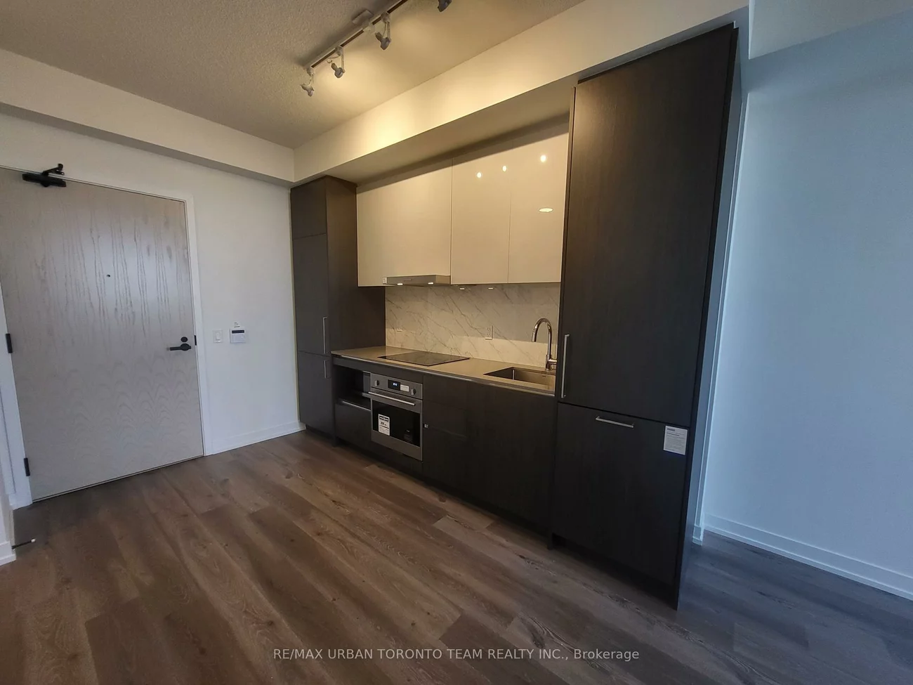 225, Commerce St, Vaughan Corporate Centre, Vaughan