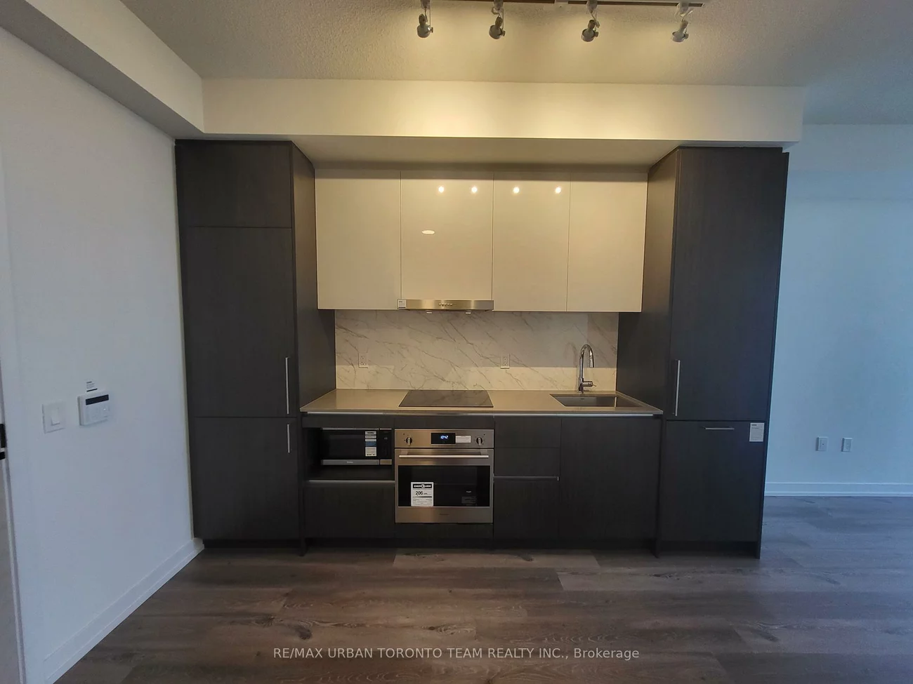 225, Commerce St, Vaughan Corporate Centre, Vaughan
