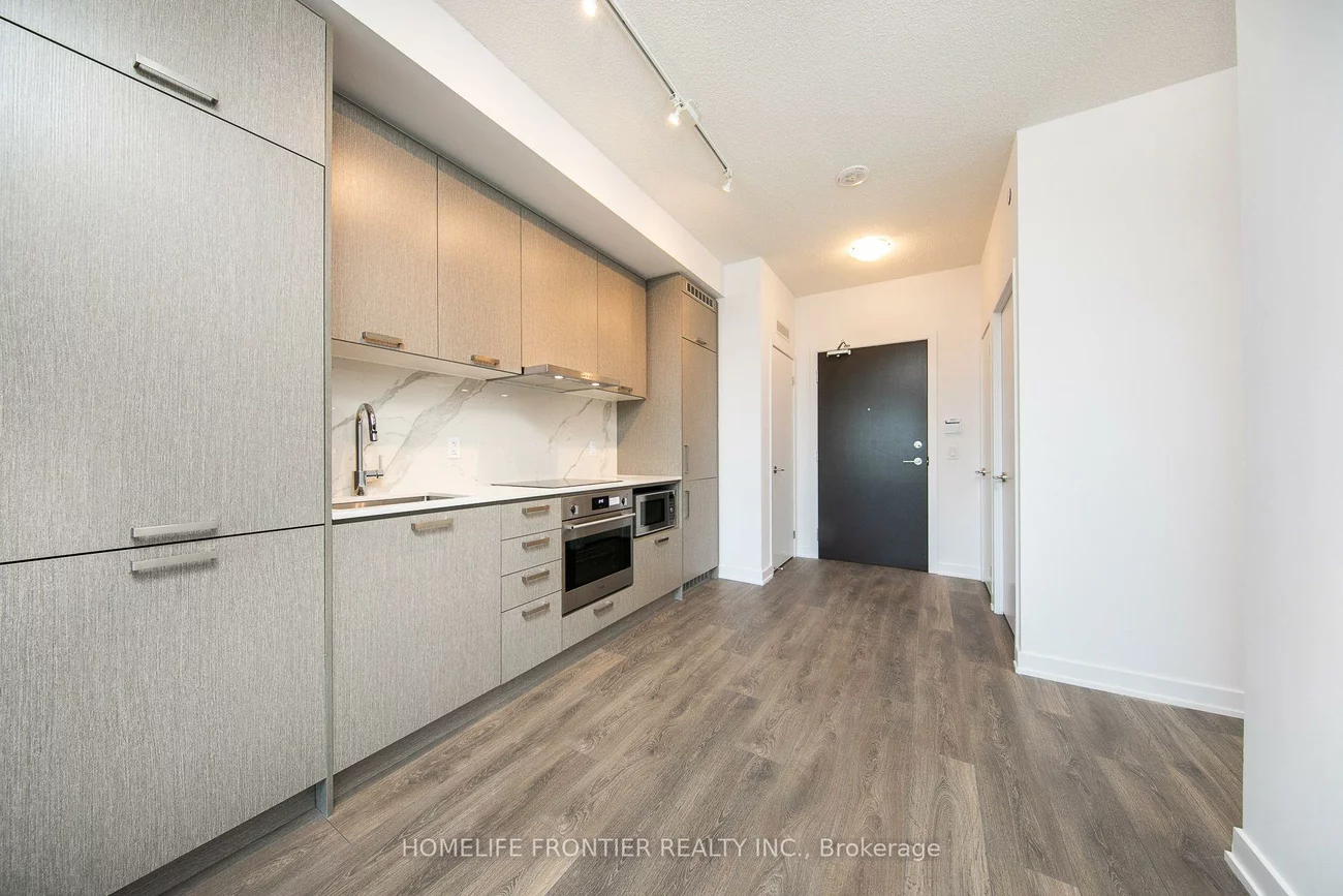 38, Honeycrisp, Vaughan Corporate Centre, Vaughan