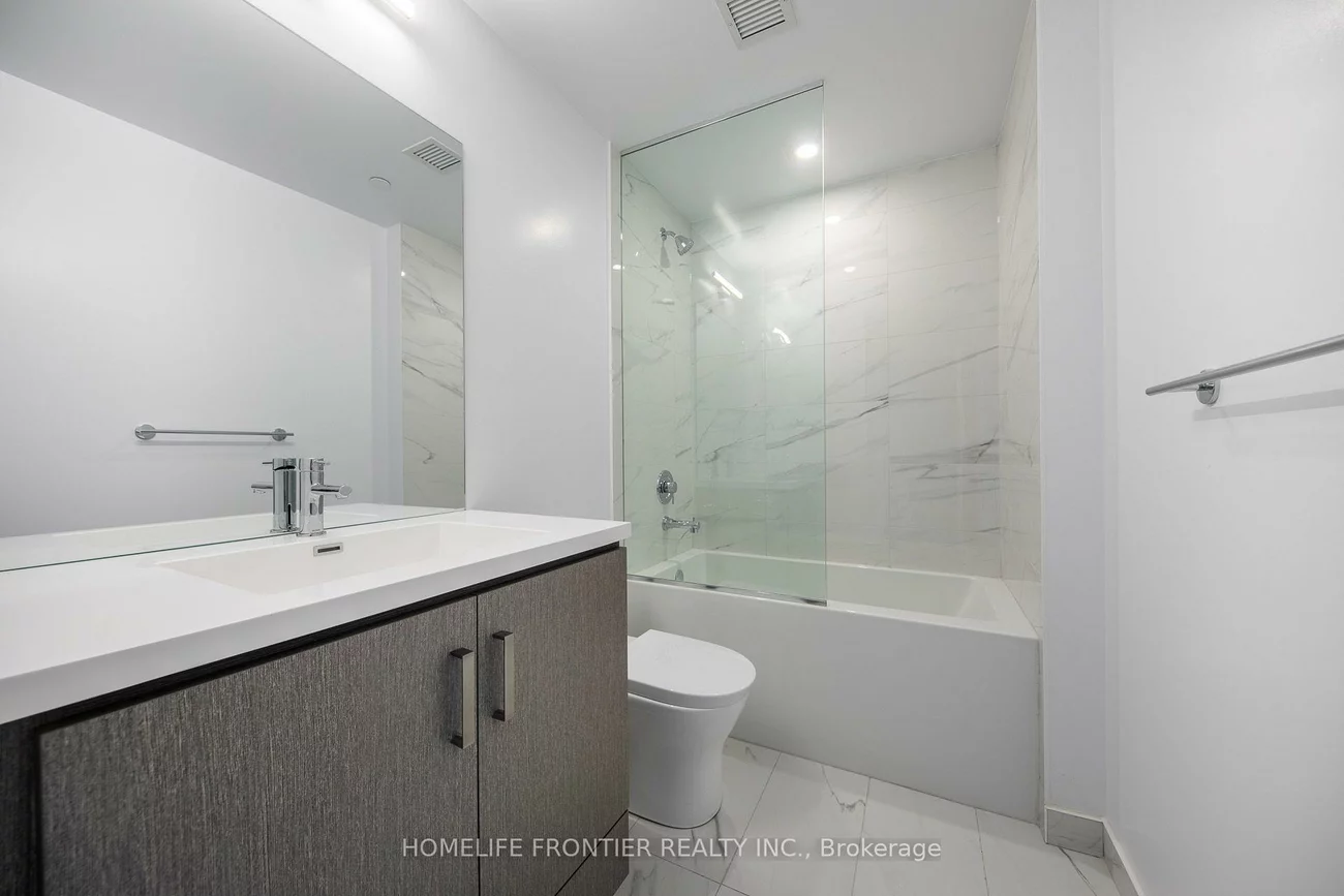 38, Honeycrisp, Vaughan Corporate Centre, Vaughan