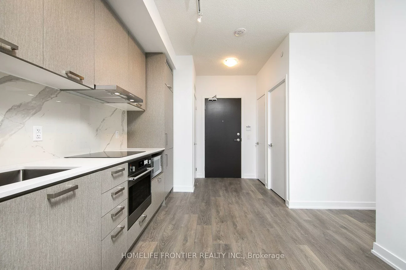 38, Honeycrisp, Vaughan Corporate Centre, Vaughan