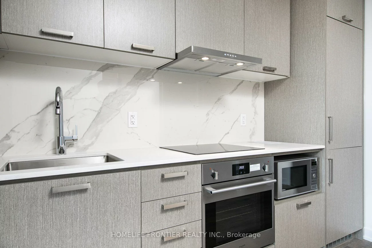 38, Honeycrisp, Vaughan Corporate Centre, Vaughan