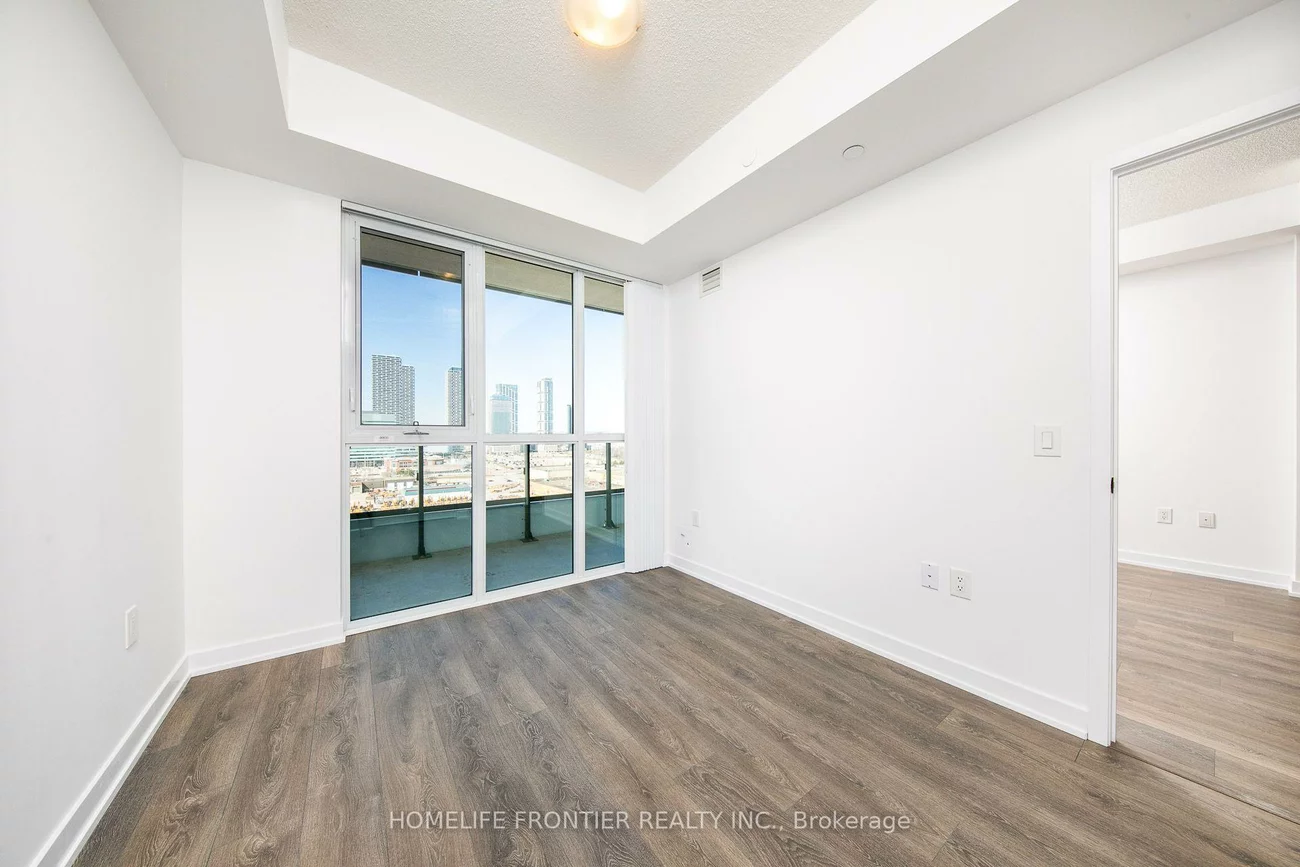 38, Honeycrisp, Vaughan Corporate Centre, Vaughan