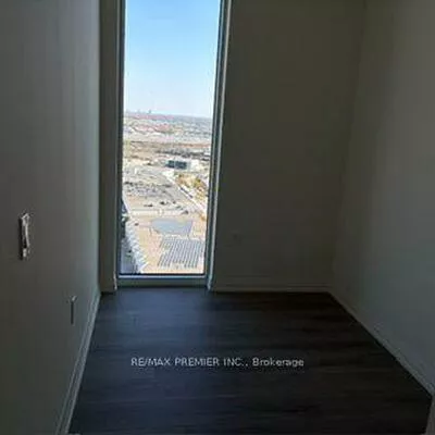8960, Jane, Vellore Village, Vaughan