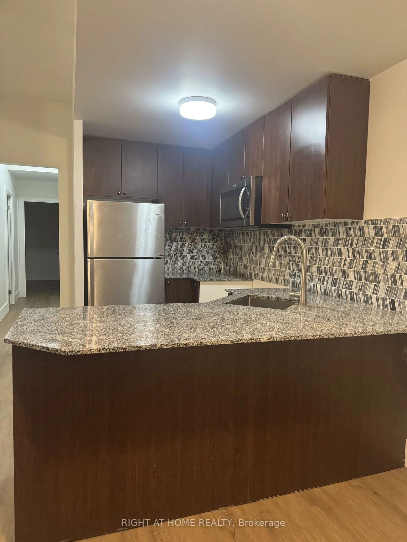 5289, Hwy 7, Vaughan Grove, Vaughan