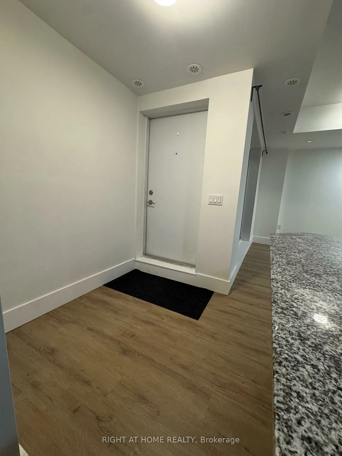 5289, Hwy 7, Vaughan Grove, Vaughan