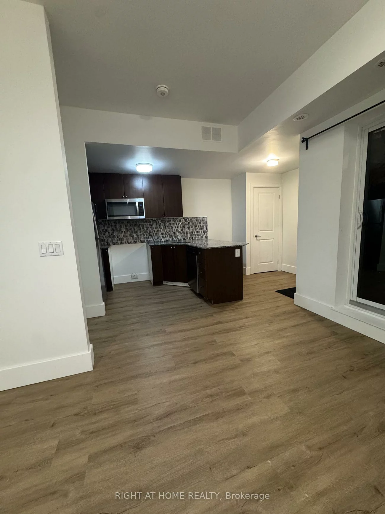 5289, Hwy 7, Vaughan Grove, Vaughan