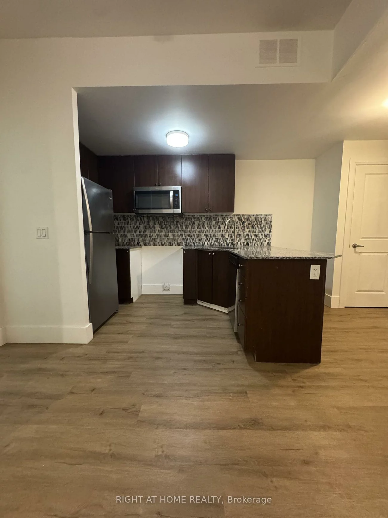 5289, Hwy 7, Vaughan Grove, Vaughan