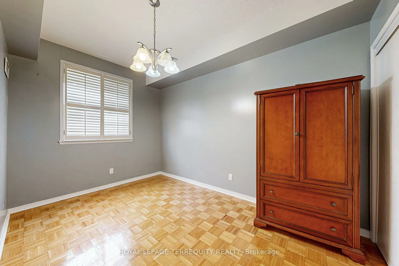 7373, Martin Grove, Vaughan Grove, Vaughan