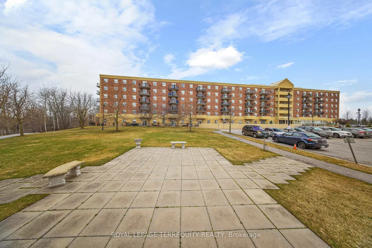 7373, Martin Grove, Vaughan Grove, Vaughan