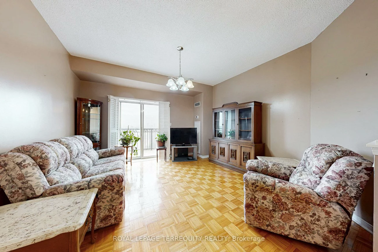 7373, Martin Grove, Vaughan Grove, Vaughan