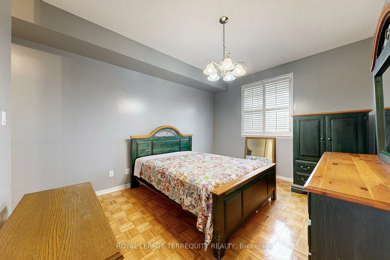 7373, Martin Grove, Vaughan Grove, Vaughan