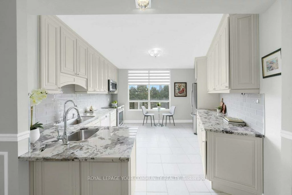 333, Clark, Crestwood-Springfarm-Yorkhill, Vaughan
